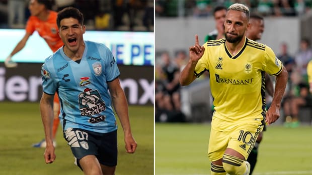 Pachuca’s Nicolás Ibáñez and Nashville S.C.’s Hany Mukhtar.